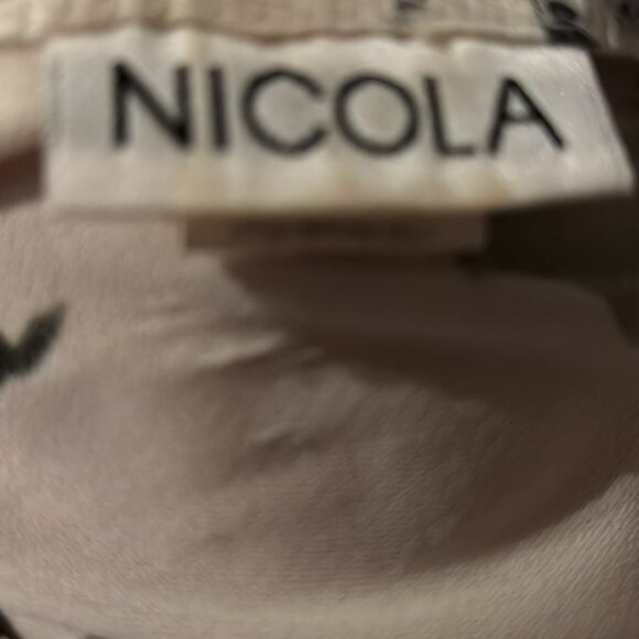 👛 (ANY 2/$20) NiCOLA Short Sleeve Floral Pull On Blouse - Picture 6 of 6